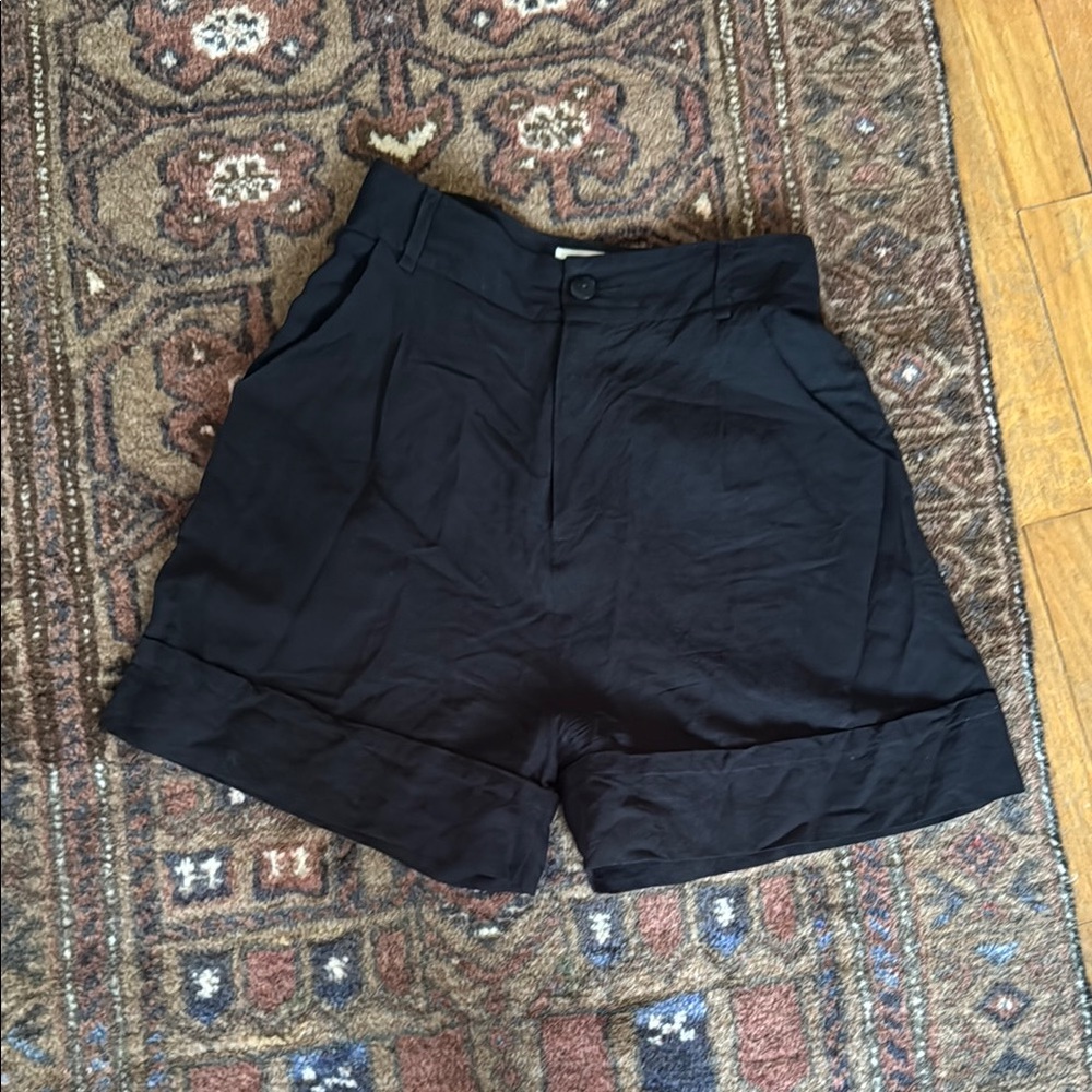 Eve Gravel trouser short in black